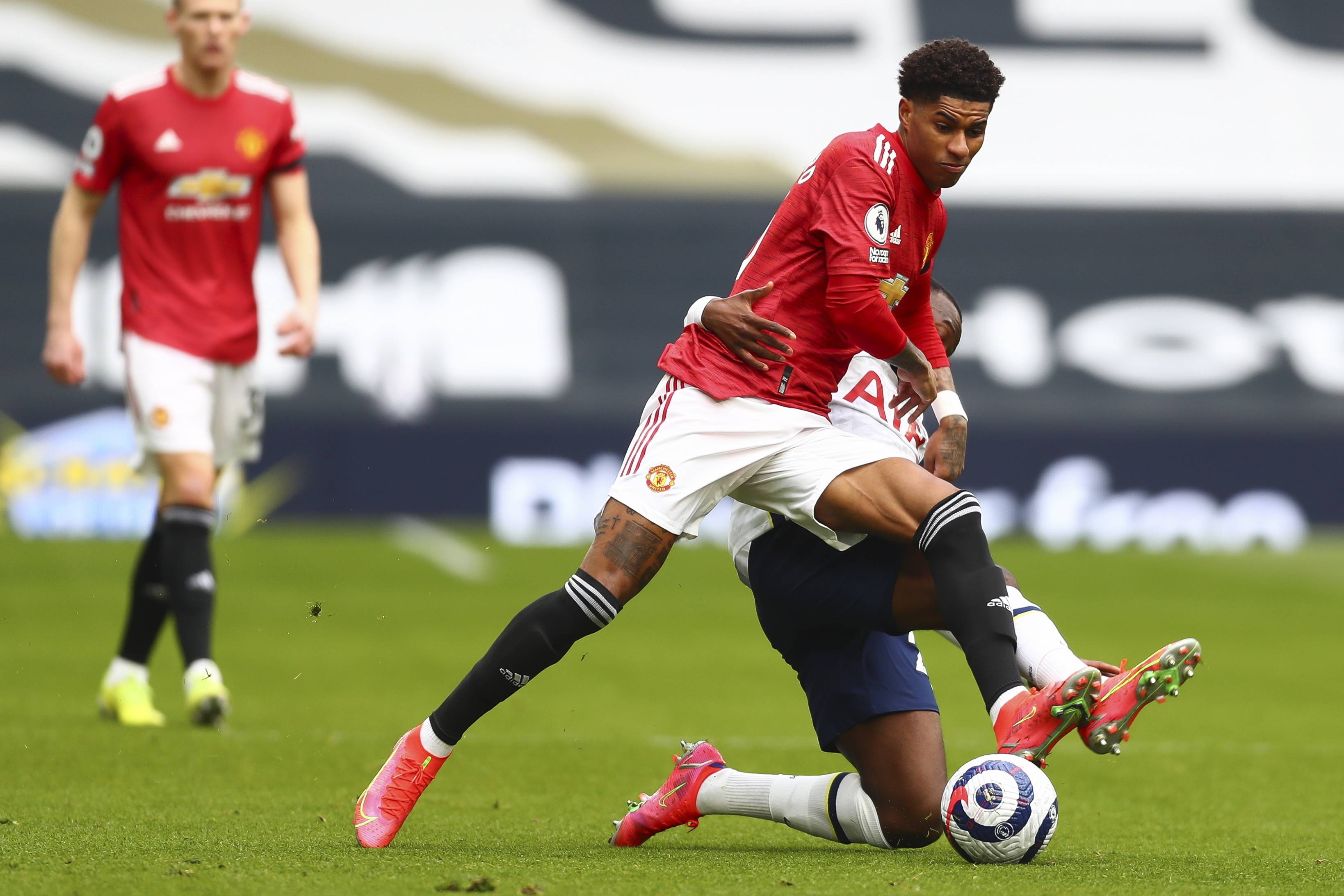 了巨大的震 了巨大的震